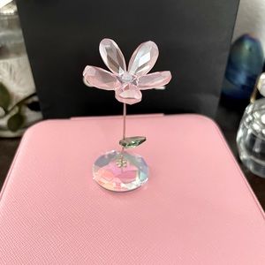 Swarovski rocking flower figurine